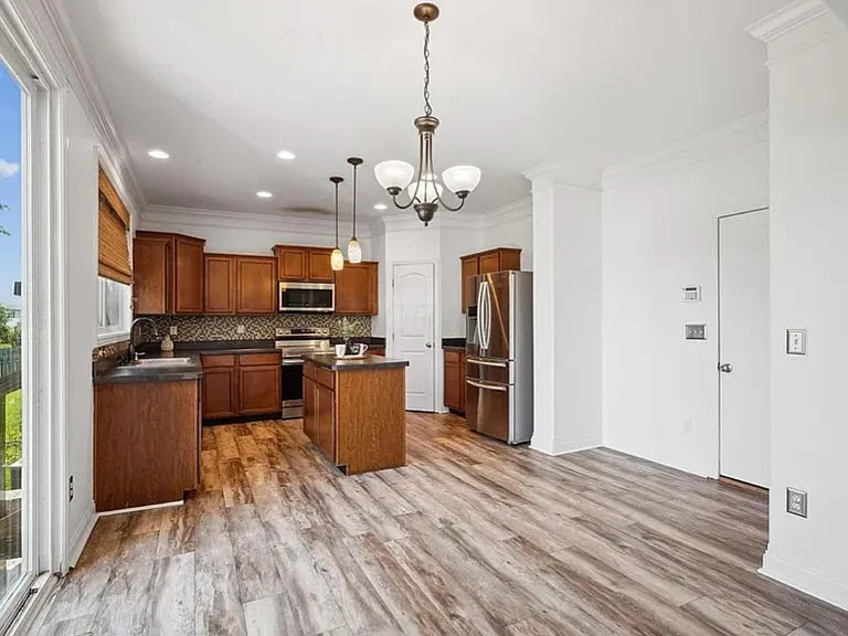 140 Andiron Dr — Photo 18