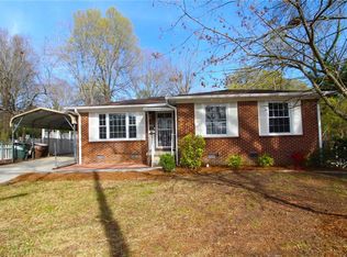 2215 Linda Ln, Greensboro, NC 27403