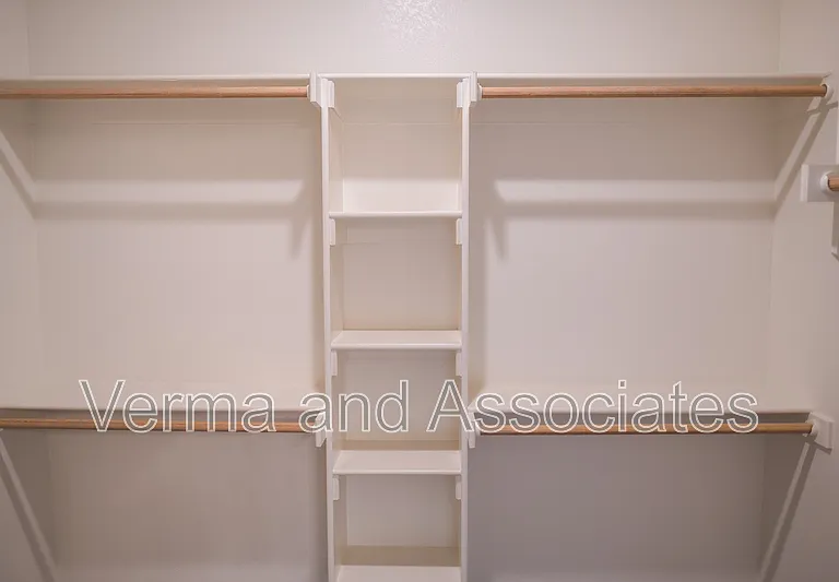 940 Skyline Loop — Photo 12