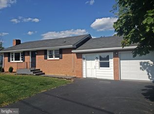 482 Apple Valley Rd, Winchester, VA 22602