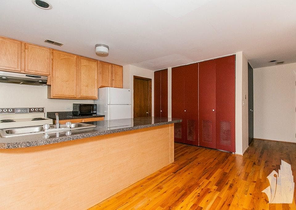 1st image of 3053 N Sheffield Ave #2