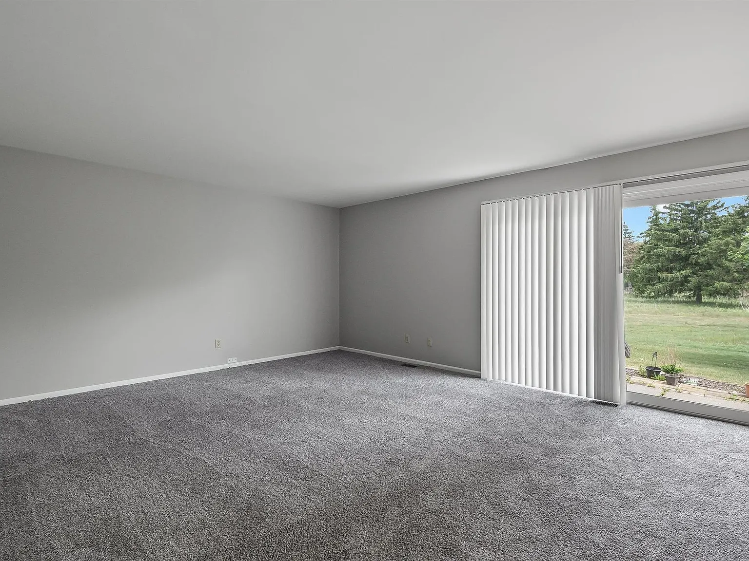 Woodside Apartments of Grand Blanc — Photo 3