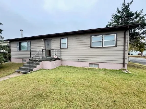 402 N 8th Ave, Hill City, KS 67642