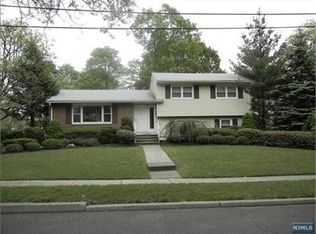 205 Tryon Pl, Paramus, NJ 07652