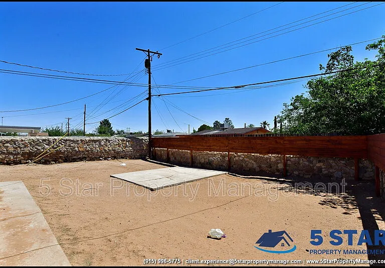 10324 Newport Dr — Photo 35