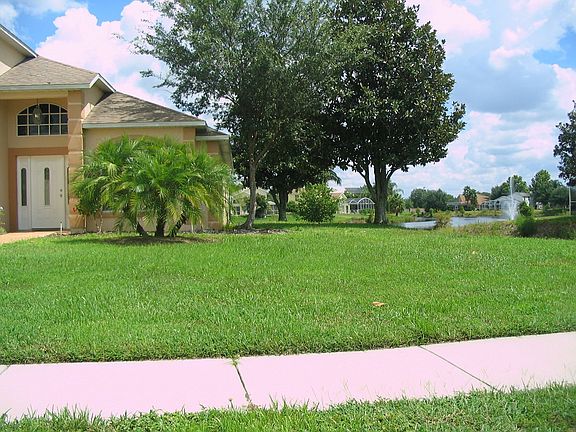 Side of House/Lakeview