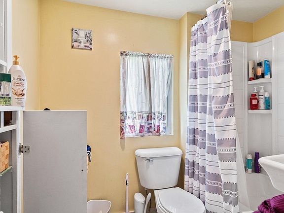 4th image of 414 Marion Ave