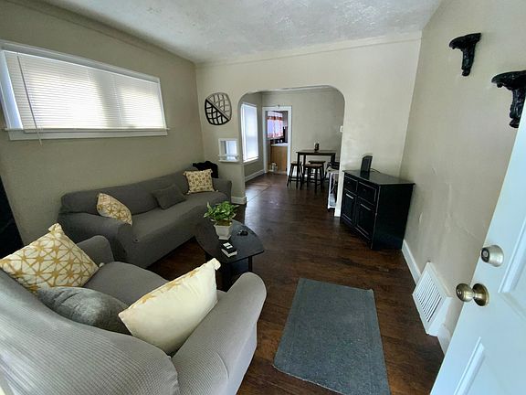 4th image of 18191 Russell St