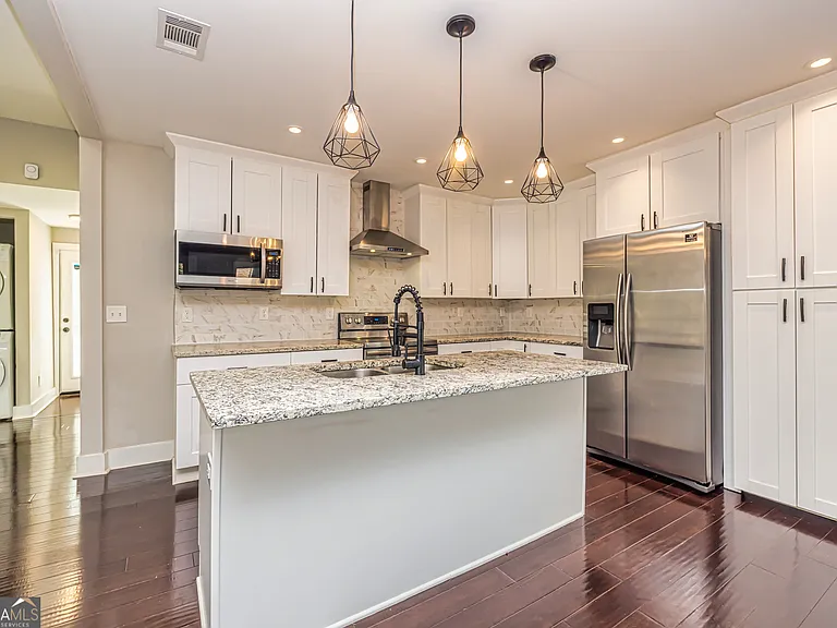 1678 Dorsey Ave — Photo 9