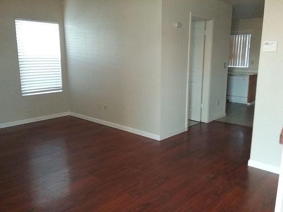 4th image of 840 Lyonia Dr