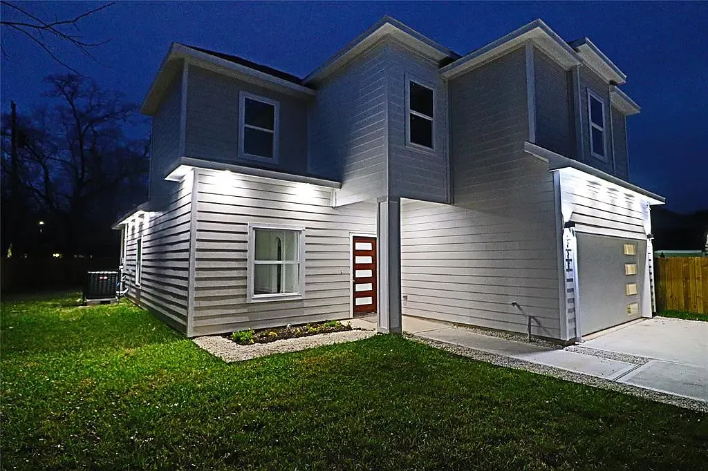 5335 Myrtlewood St — Photo 3