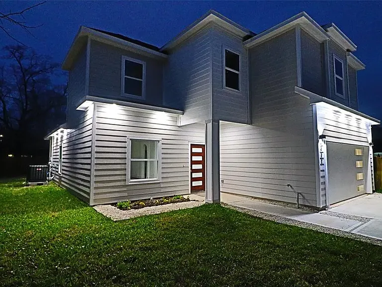 5335 Myrtlewood St — Photo 3