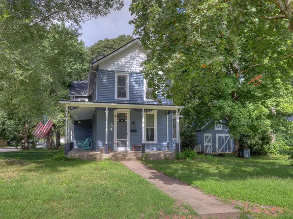 913 Clinton Street, Carthage, MO 64836