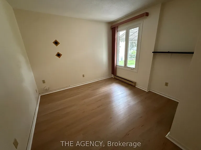 323 Waratah Ave — Photo 29