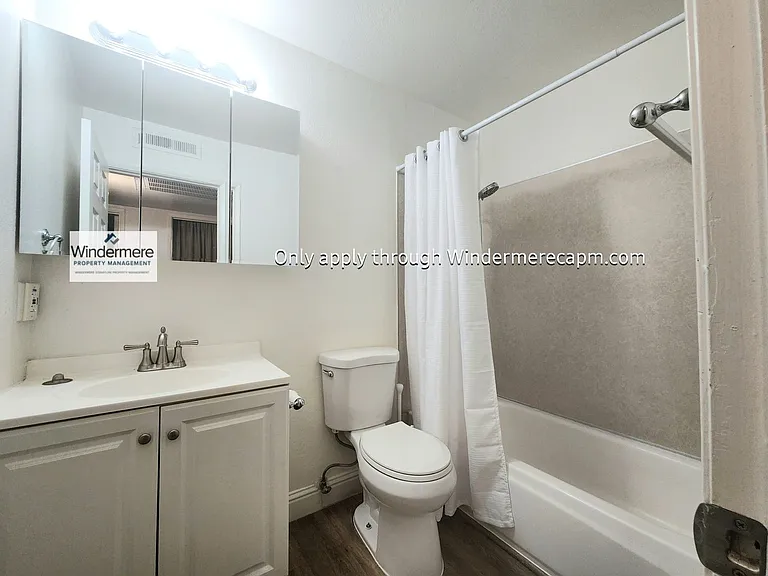 Cozy Halfplex in Carmichael- Available Now. — Photo 8