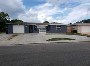 9801 Lake Chrise Ln, Port Richey, FL 34668