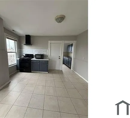 4 bed, $2,750 — Photo 1