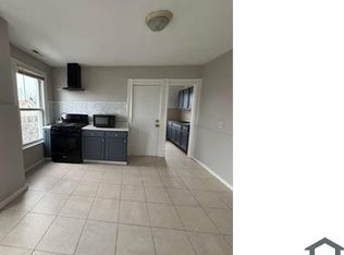 168 Lloyd St #2, New Haven, CT 06513
