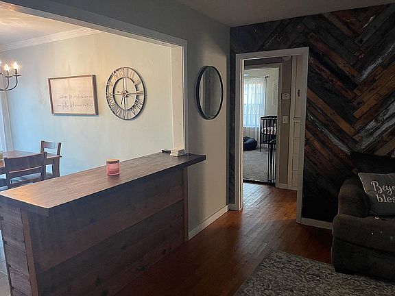 3rd image of 707 S Powell Ave