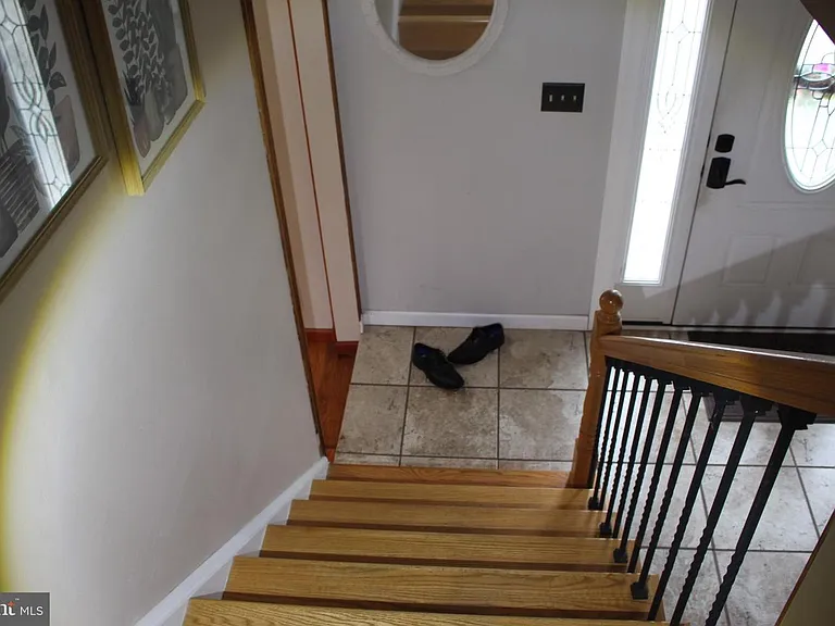 219 Meadow Dr — Photo 8