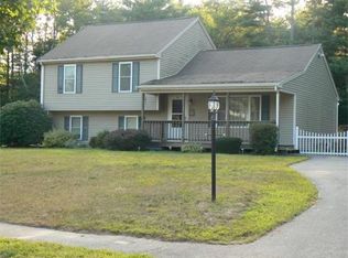 33 Woodlawn St, Middleboro, MA 02346