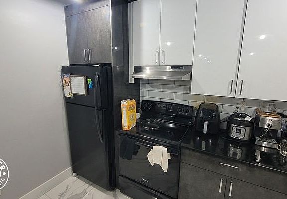 2nd image of 14 Havens Pl #5C