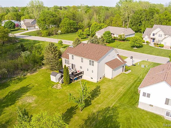 5th image of 9100 Hidden Oaks Dr