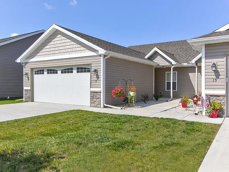 10 E Colony Dr — Photo 6
