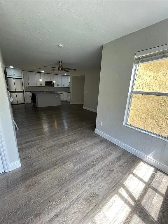 3 bed, 2.0 bath, 1237 sqft, $2,250 — Photo 4
