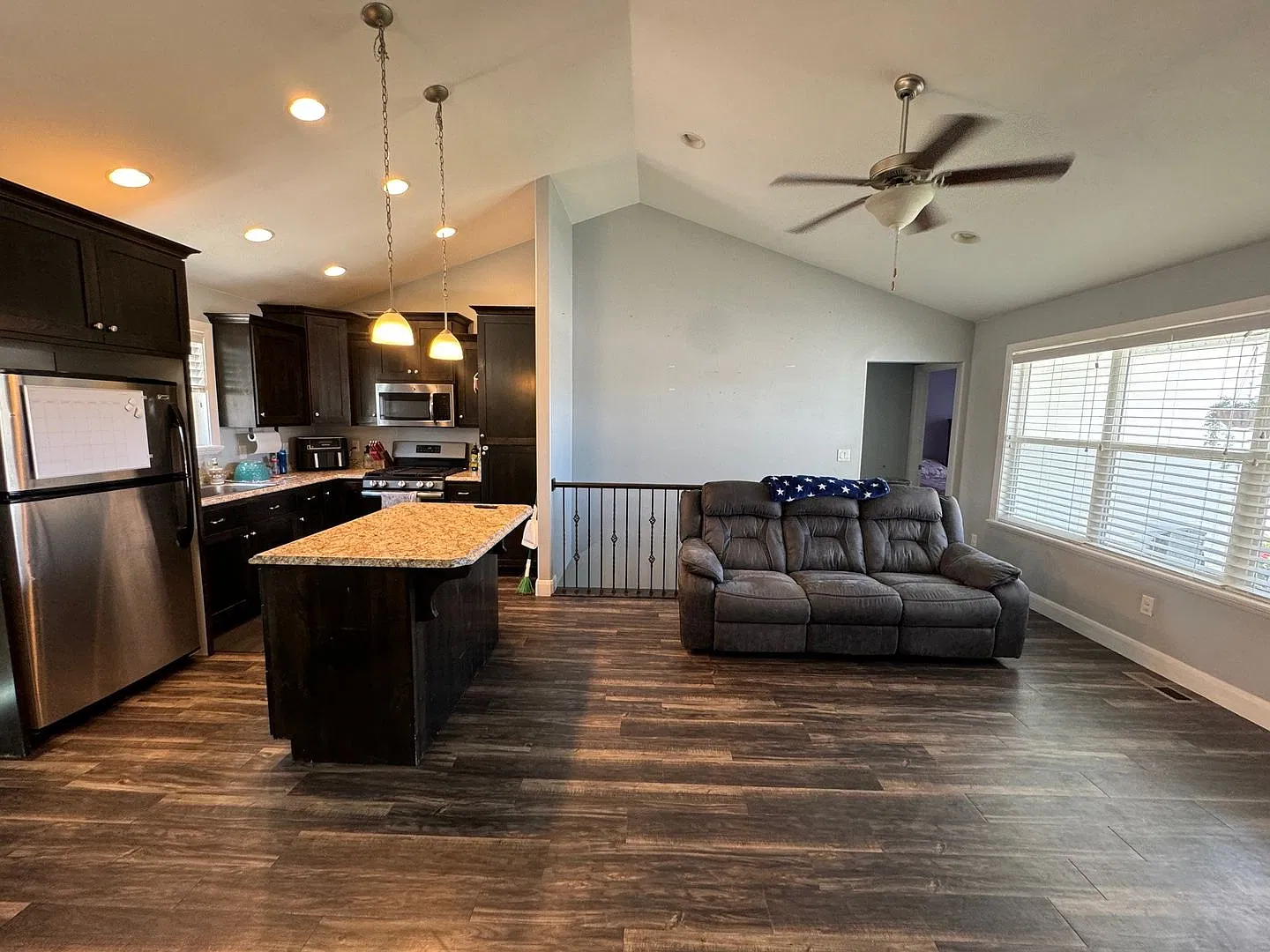 5 bed/3 bath single family home in The Ridge Subdivision — Photo 3