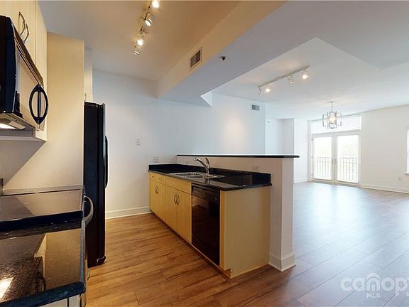 4th image of 1320 Fillmore Ave Unit 414