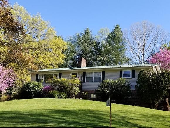 1st image of 295 Bowers Ln