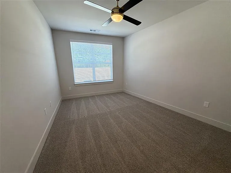 District on the Etowah Apartments — Photo 1125