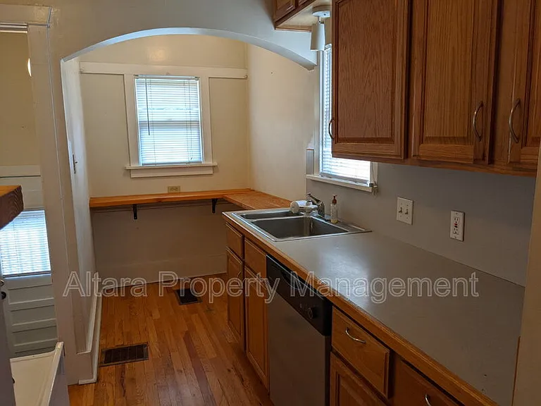 1824 S Franklin St — Photo 4