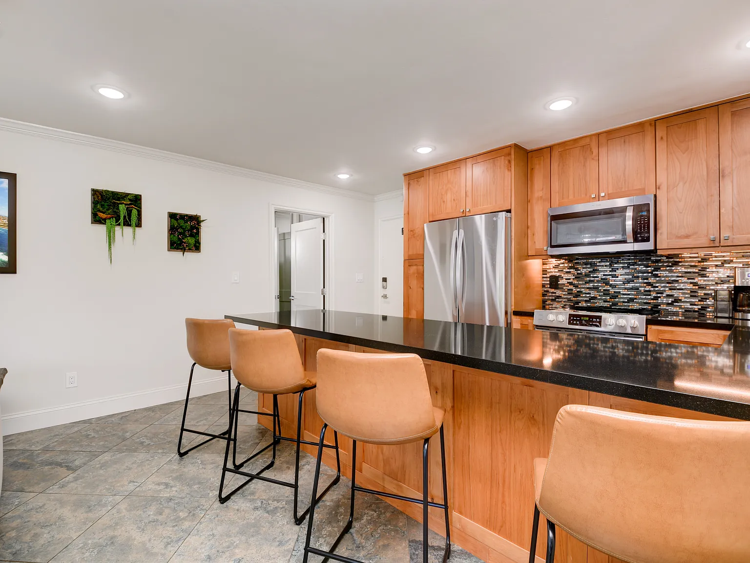 2 bed, 900 sqft, $4,250 — Photo 3