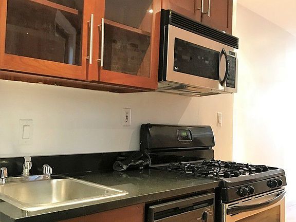 5th image of 166 Elizabeth St APT 5D
