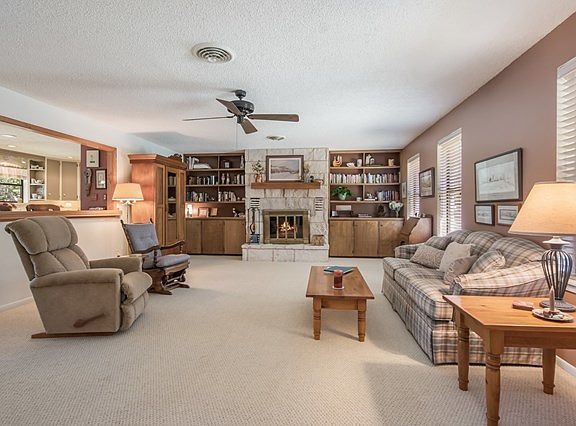 5th image of 649 Cherry Hollow Dr