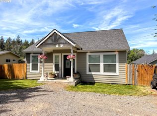 606 2nd St, Cove, OR 97824