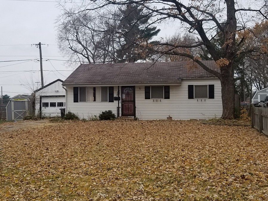 1st image of 3823 N Saint Joseph Ct