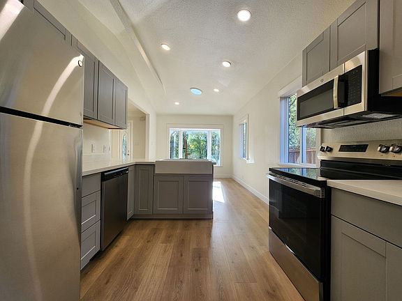 5th image of 715 Boyes Blvd #A