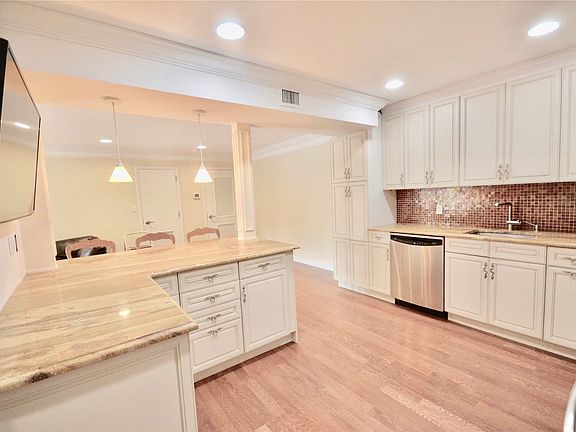 2nd image of 132 Santa Barbara Dr