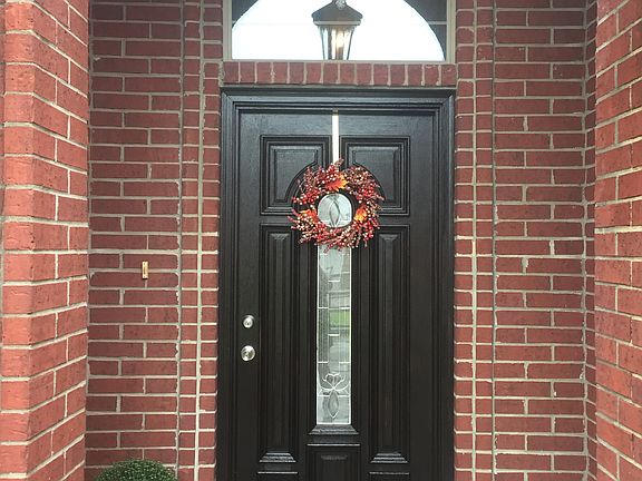 2nd image of 1835 Lindsey Ln