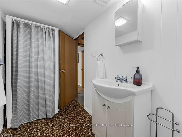 77 Lawfield Dr — Photo 22