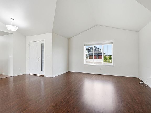 4th image of 2829 14th St W