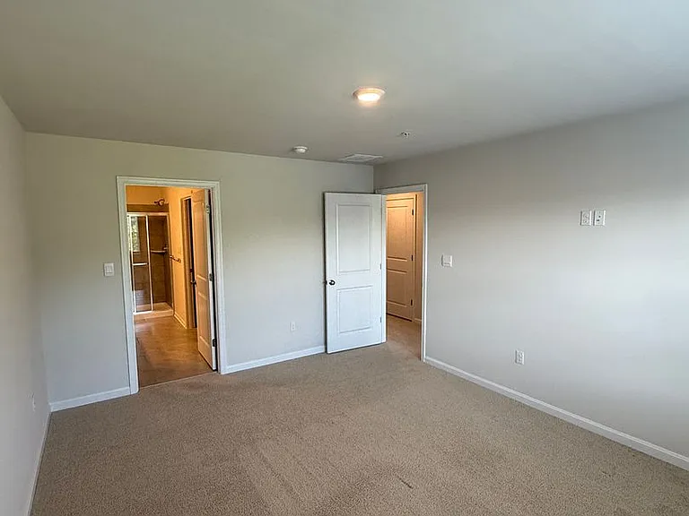 152 Hannock St — Photo 9