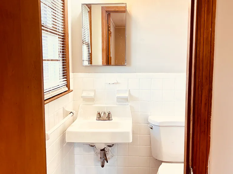 2417 Alandale Dr — Photo 23