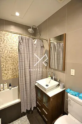 Rented by Yaffa Realty LLC | media 16