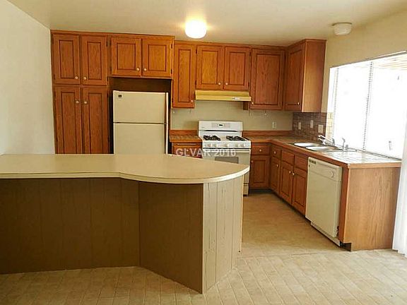 3rd image of 7163 Fenway Ave