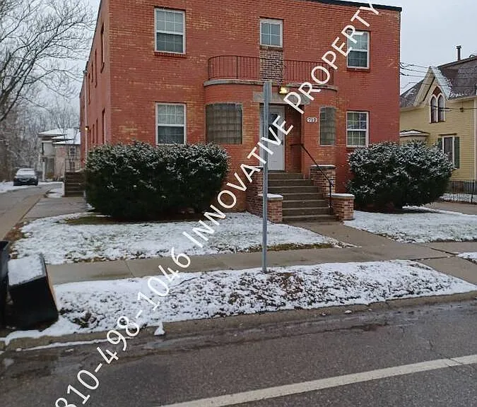 712 S Grand Traverse St #3 — Photo 1