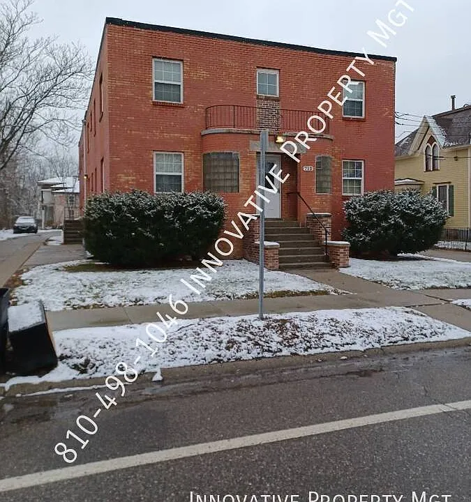 712 S Grand Traverse St #3